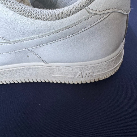 Men’s Low Cut All White Nike Air Force 1’s Size 11.5 Authentic Fast Shipping - Picture 3 of 16